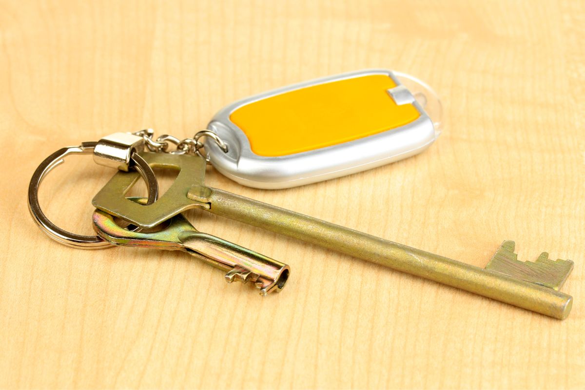 House keys and keychain